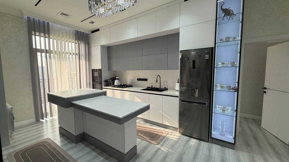 Шахар маркази Почта 5 қаватда 2 хонали квартира сотилади. ID: 1559