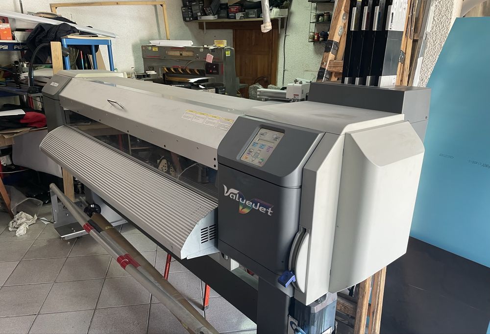 Широкоформатен плотер Mutoh Valujet 1614  с екосолвенрни мастила