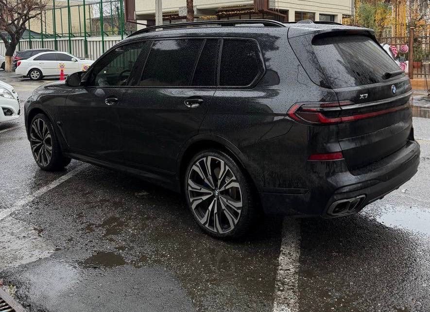 BMW X7 2025 — 2