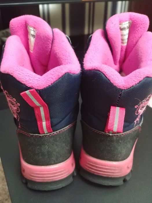 Продаю зимние ботинки на девочку