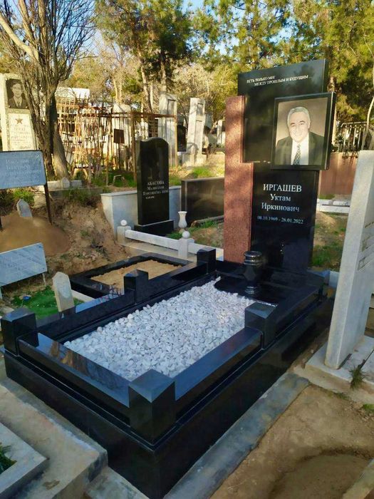 Изготовление гранитных памятников, собственная производства