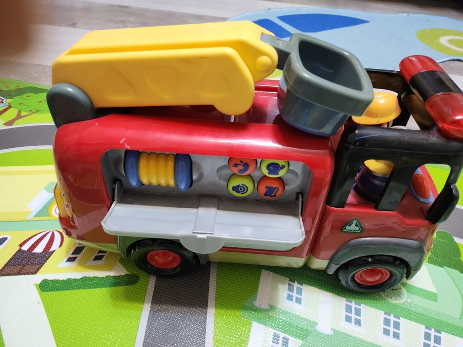 Masina pompieri (roti, sunete, lumini) ELC