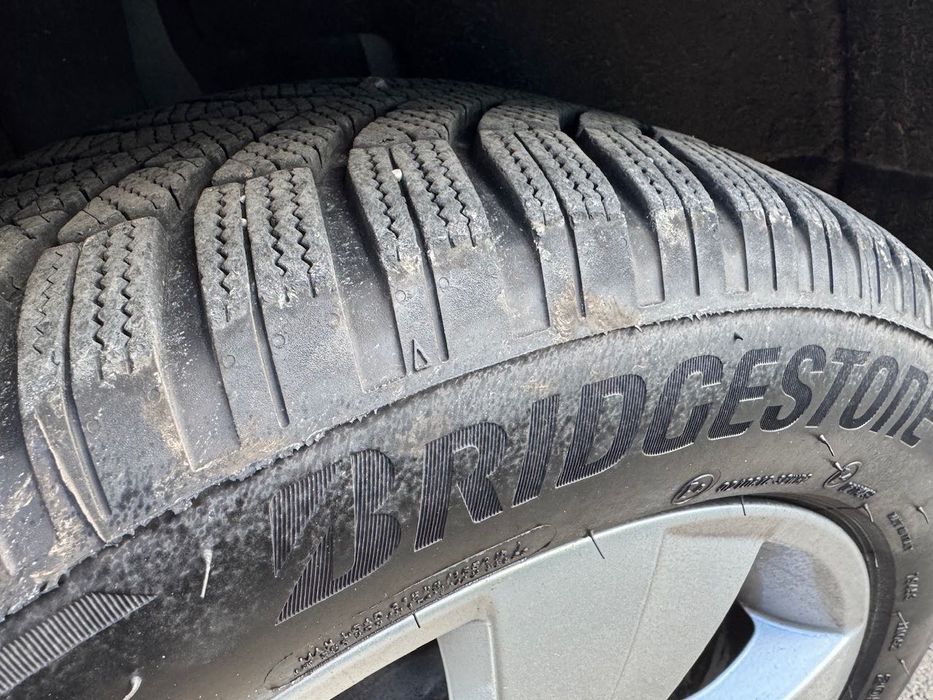 Зимни 205/55/16 Bridgestone Blizzak LM005
