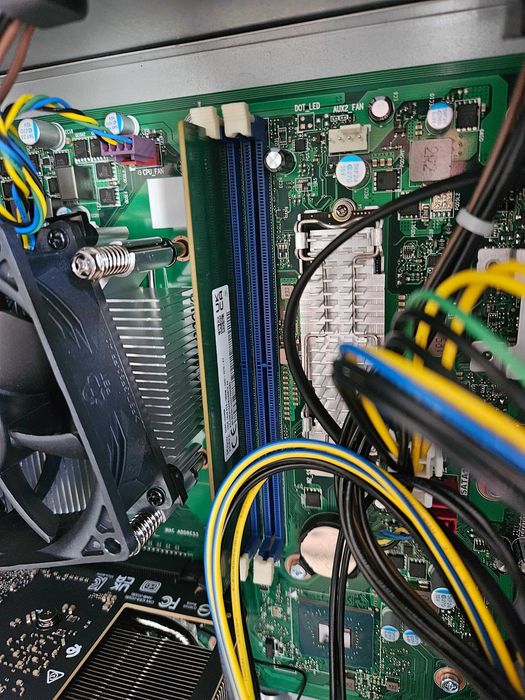 Нов компютър Lenovo LOQ Tower Intel i5-14400 / NVIDIA 5060 8GB / 16 GB DDR5 RAM