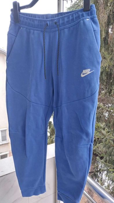 Ще се изпраща Долнище NIKE Tech Fleece SPORTSWEAR като ново