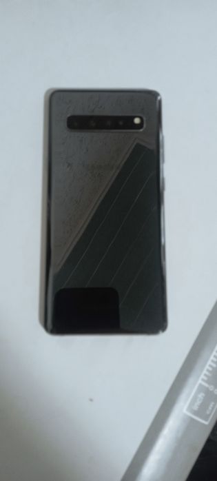 Samsung S 10 5g yaxshi holatda