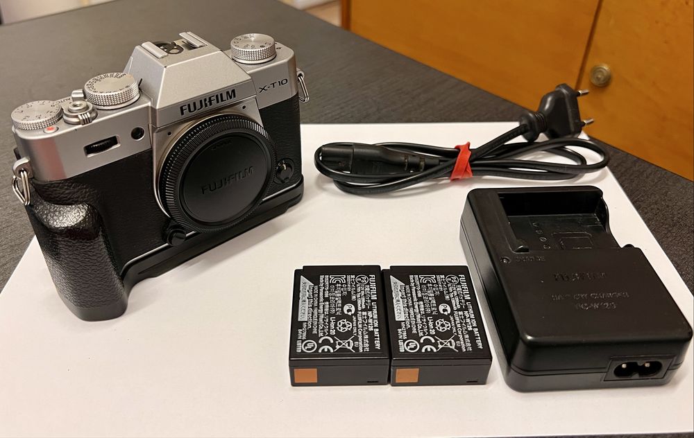 Fujifilm X-T10 - body cu grip Meike