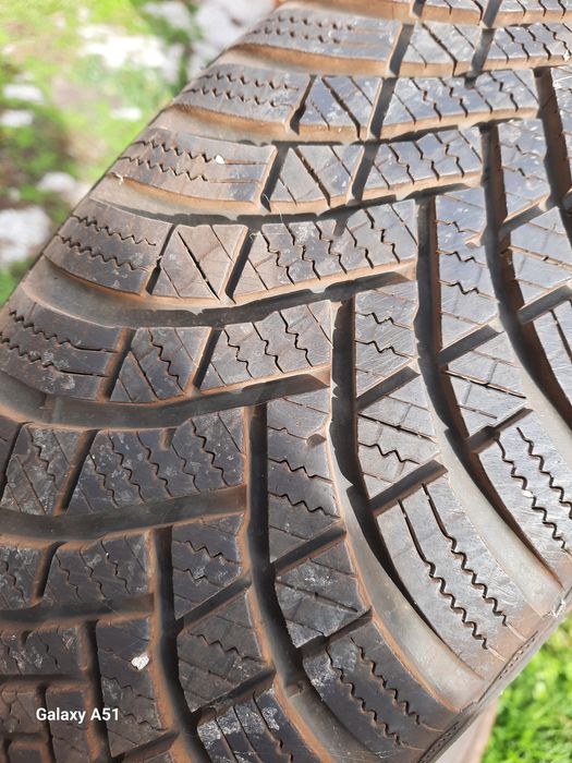 Джанти с гуми зимни за тойота ярис. 14цола