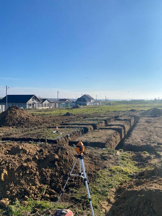 Se vinde teren 500 mp cu fundație finalizată