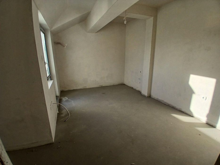 Продава се Тристаен апартамент в Пловдив, Кършияка - 99 кв.м за 2004 €/кв.м - Снимка #1