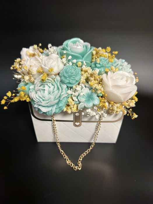 Букет от соеви свещи