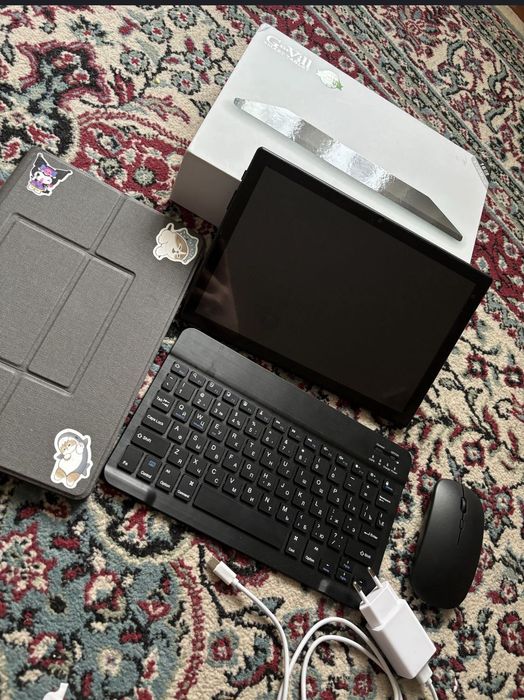 Планшет почти новый