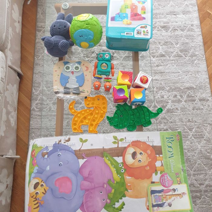 Лот играчки за бебе