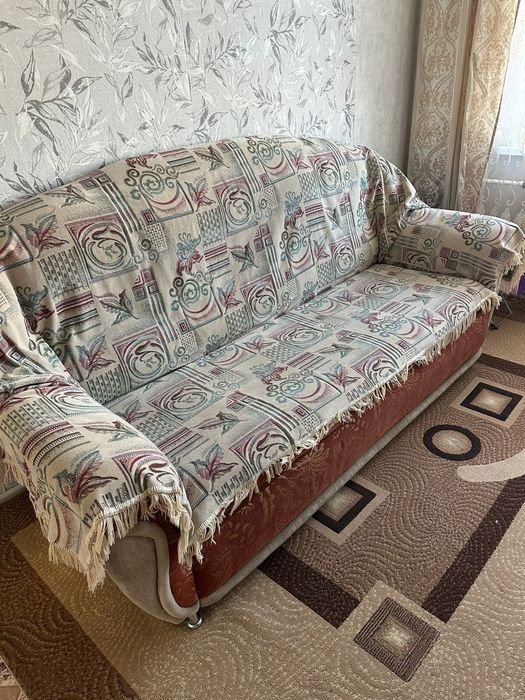 Продам диван для зала