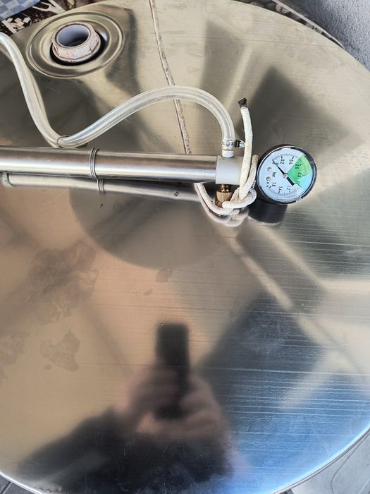 Cisterna din inox alimentar AISI 304 cu capac flotant cu garnitura Marchisio SPA 300A,300litri Italia.