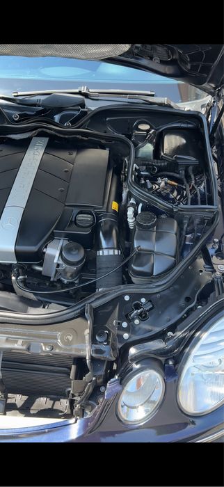 Mercedes Benz W211