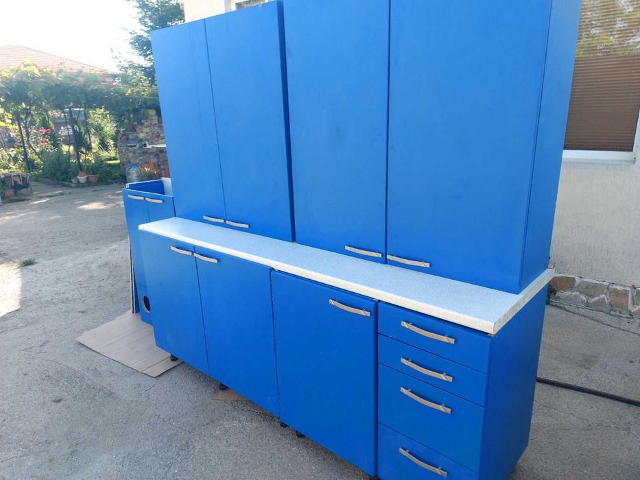 Кухня с барплот синя