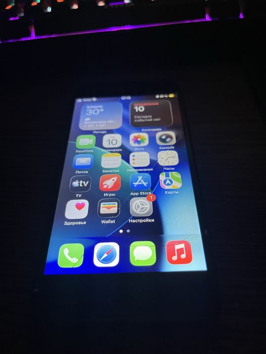 продам iPhone SE (2nd generation / 2020) 64gb