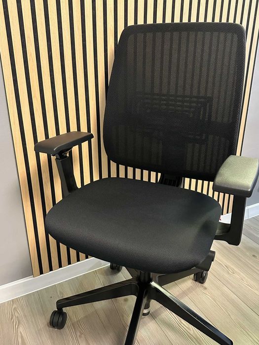 scaun birou ergonomic Haworth Comforto Lively cu roti brate reglabile