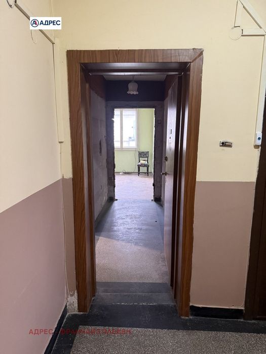 Продава се Тристаен апартамент в Плевен, Идеален център - 65 кв.м за 981 €/кв.м - Снимка #5