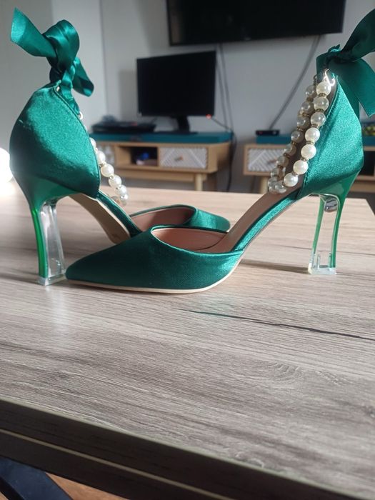 Зелени обувки с перли 36ти номер