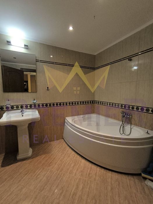 Продава се Тристаен апартамент в к.к. Св.Св. Константин и Елена - 100 кв.м за 2350 €/кв.м - Снимка #11