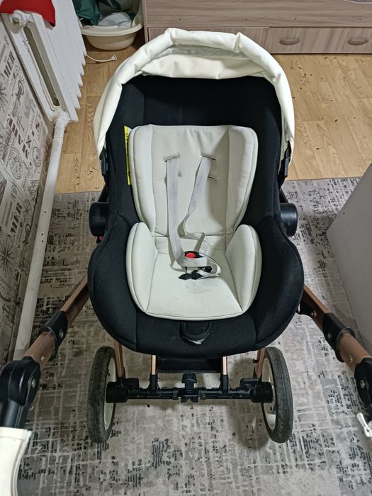 Продам коляску б\у