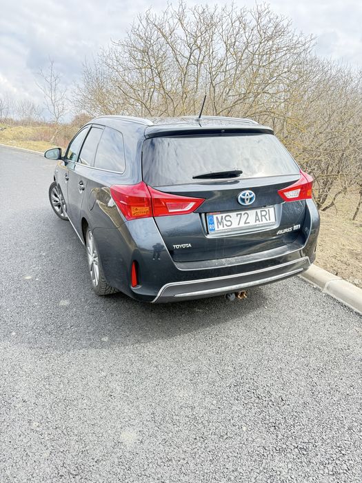 Toyota Auris Hybrid 1.8 • panoramic • 2013 • 274.000 km