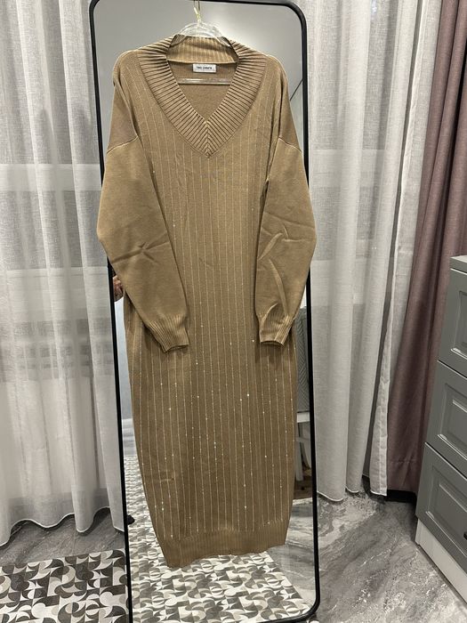 Теплое трикотажное платье