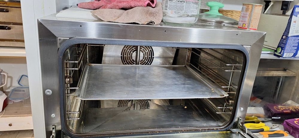 Конвектомат произведен в Италия