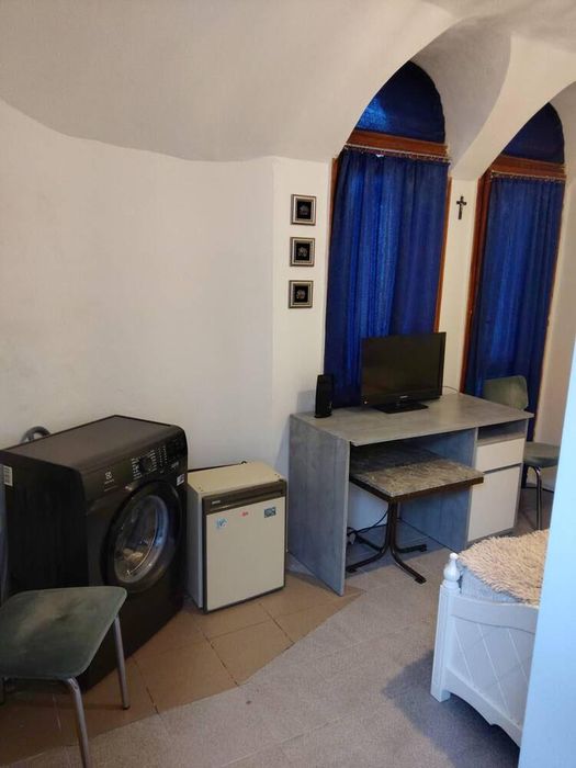 Дава се под наем Едностаен апартамент в Бургас, Център - 24 кв.м за 229.5 € - Снимка #1