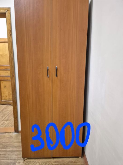 Продается офисеая мебель, сейф