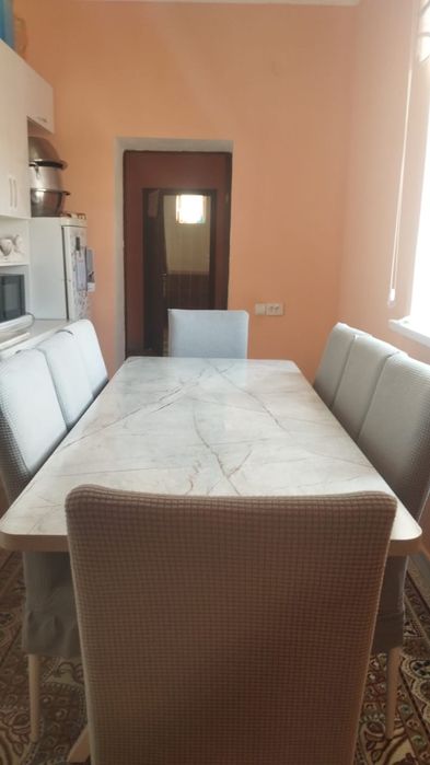 Стол 8 орындығымен