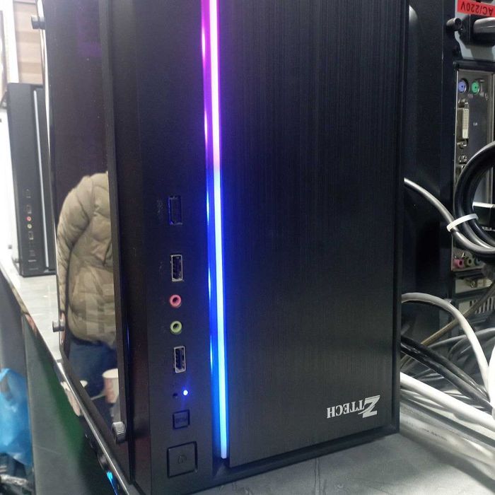 Kampyuter sotiladi 4 dona bor srochniga!