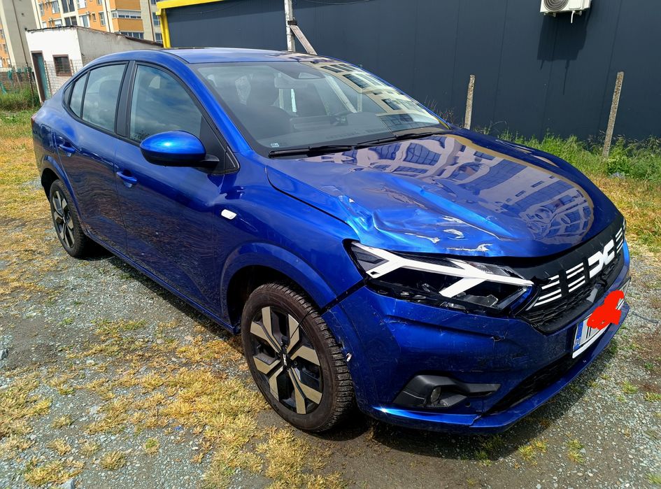 Dacia Logan an 2015 luna 12 AVARIAT