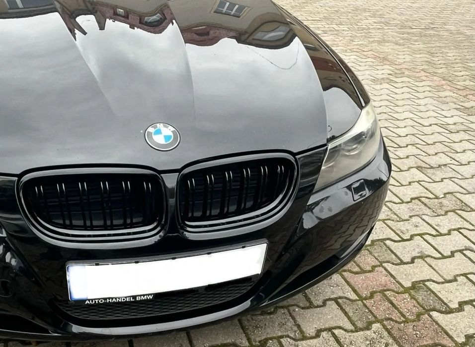Grile / Nari Duble BMW E90 E91 FL Seria 3 Negru Lucios

BMW E90