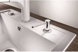 Дозатор для моющего средства на раковину