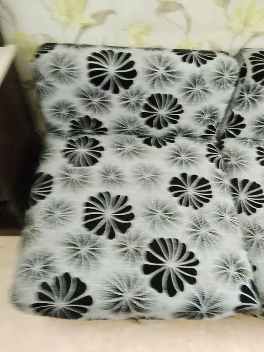 Продам диван тройка срочно