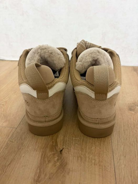 Обувки Ugg бежеви