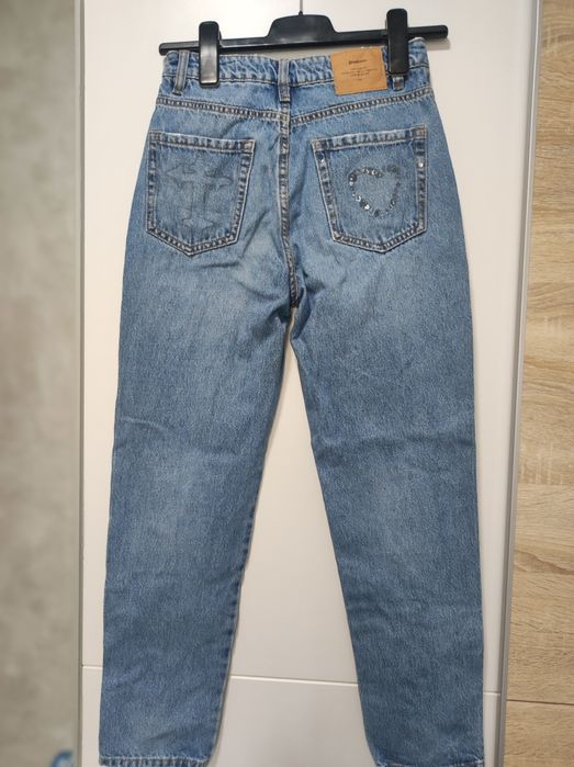 Дамски дънки на символични цени