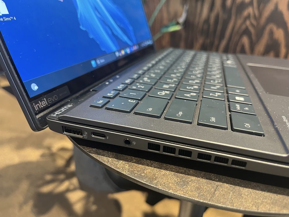 ASUS Zenbook Duo 120hz Oled 9-285h 32/2Tb