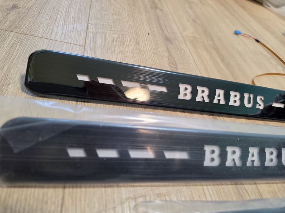 Brabus светещи лайсни на праговете W463 W464 W463A W465 Mercedes G class brabus door cover trim g63amg G500 g350 led Iluminated