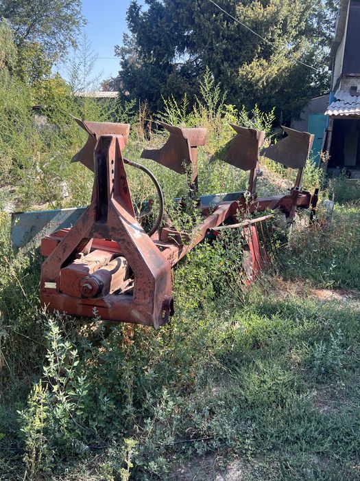 Плуг 4-корпусной поворотный