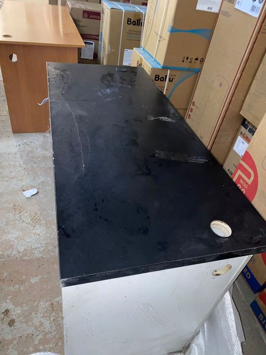 Мебель столы шкафы