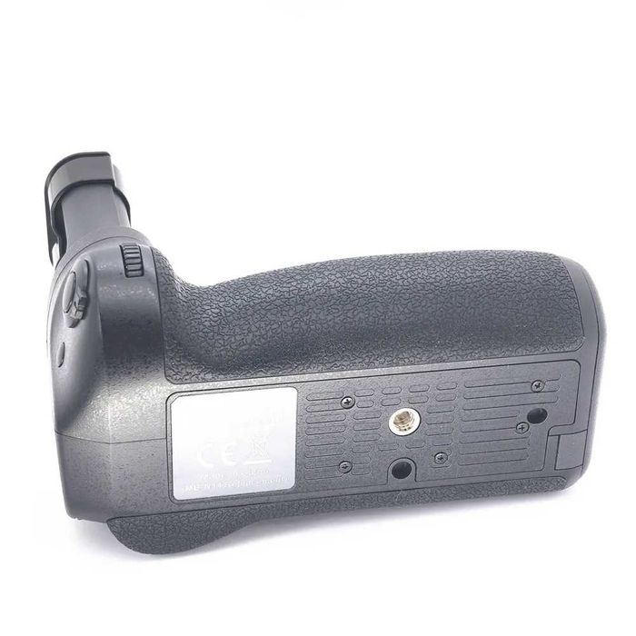 Батериен грип MB-N15 за Nikon Z6 III