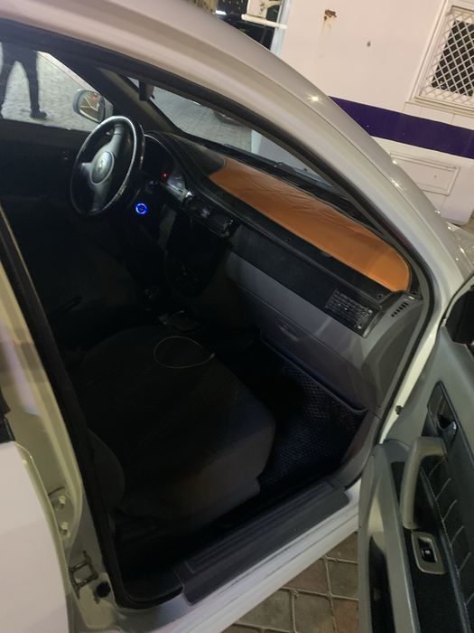 Lasetti 1.8 soatiladi yili 2012