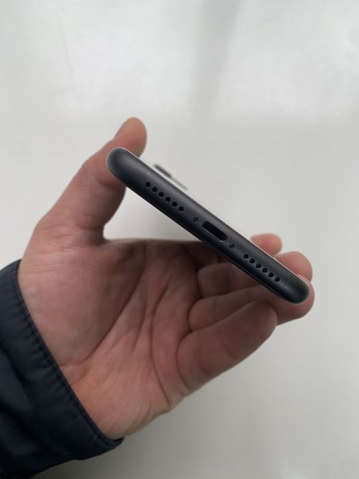 Iphone 11 (64GB) в идеальном состояний