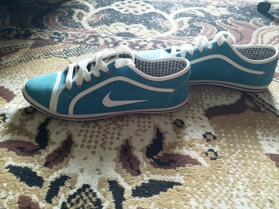 Продавам платненки