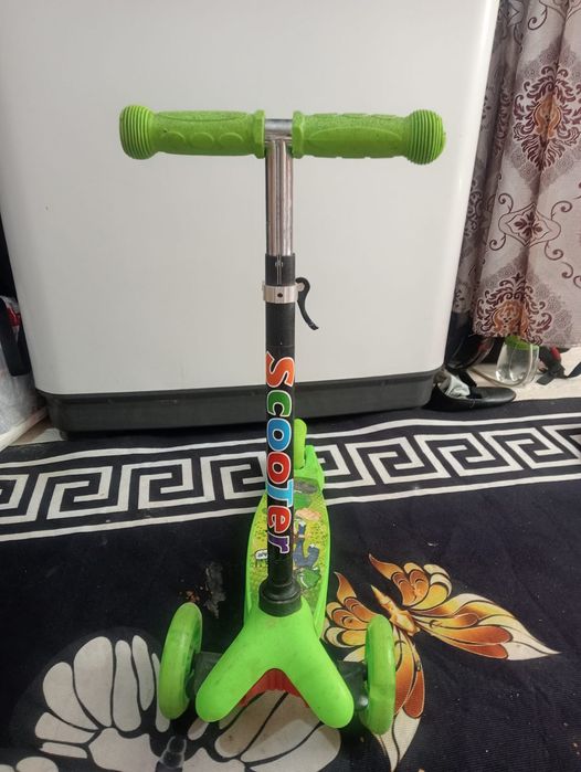 Продам самокат детский.