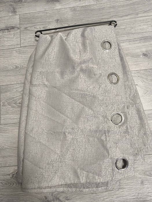 Vând draperie pe galerie